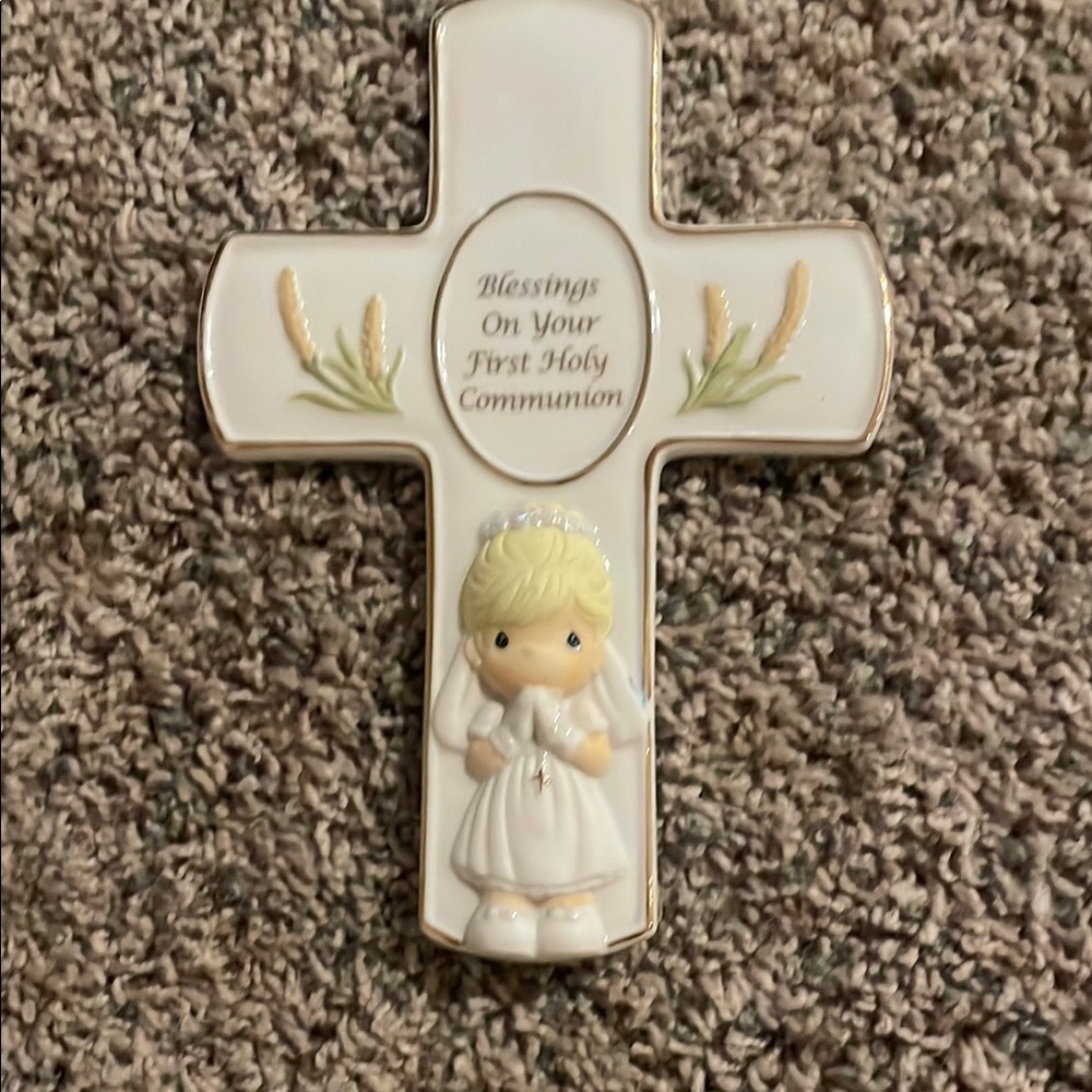PRECIOUS MOMENTS CROSS